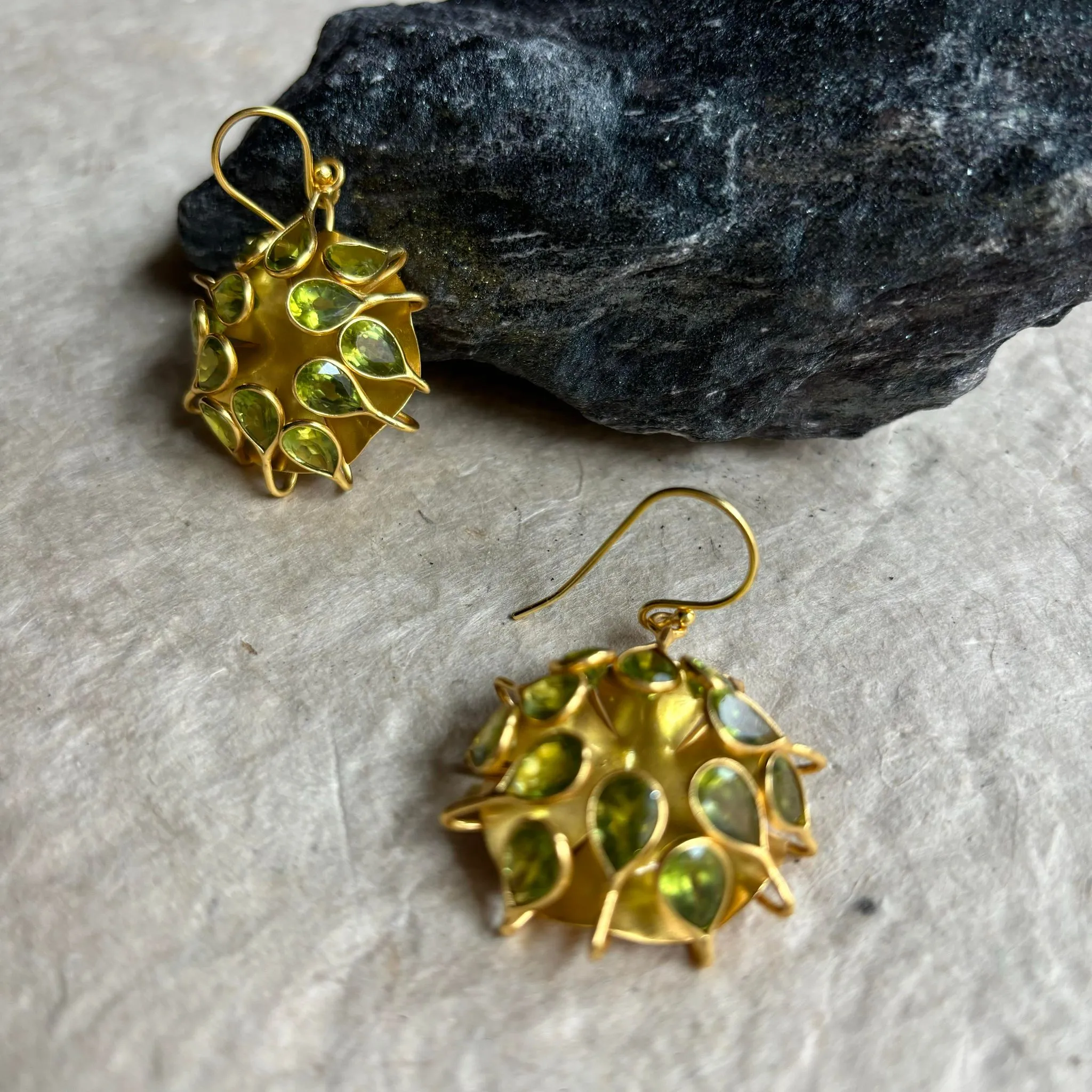 Anna Peridot Flower Earrings