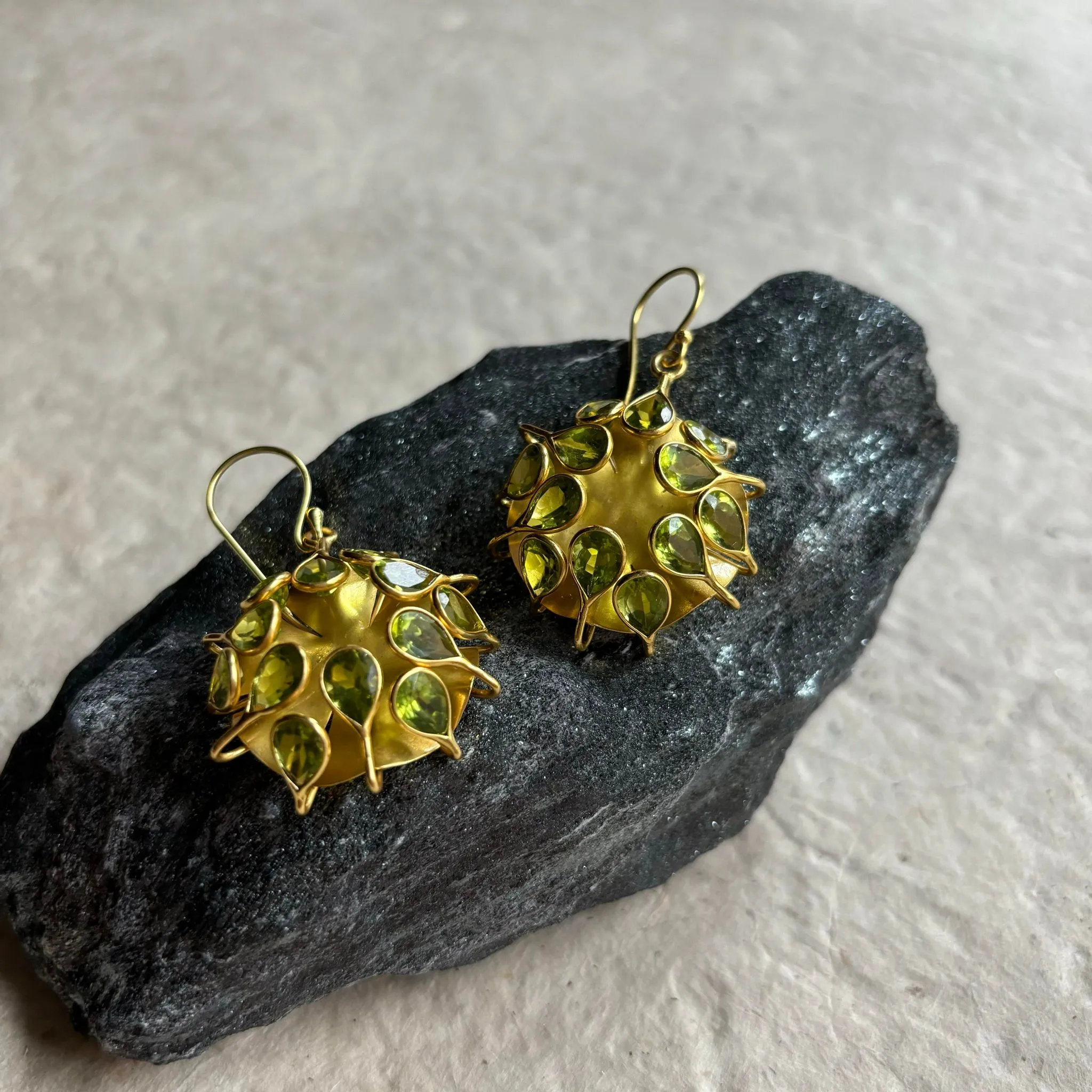 Anna Peridot Flower Earrings