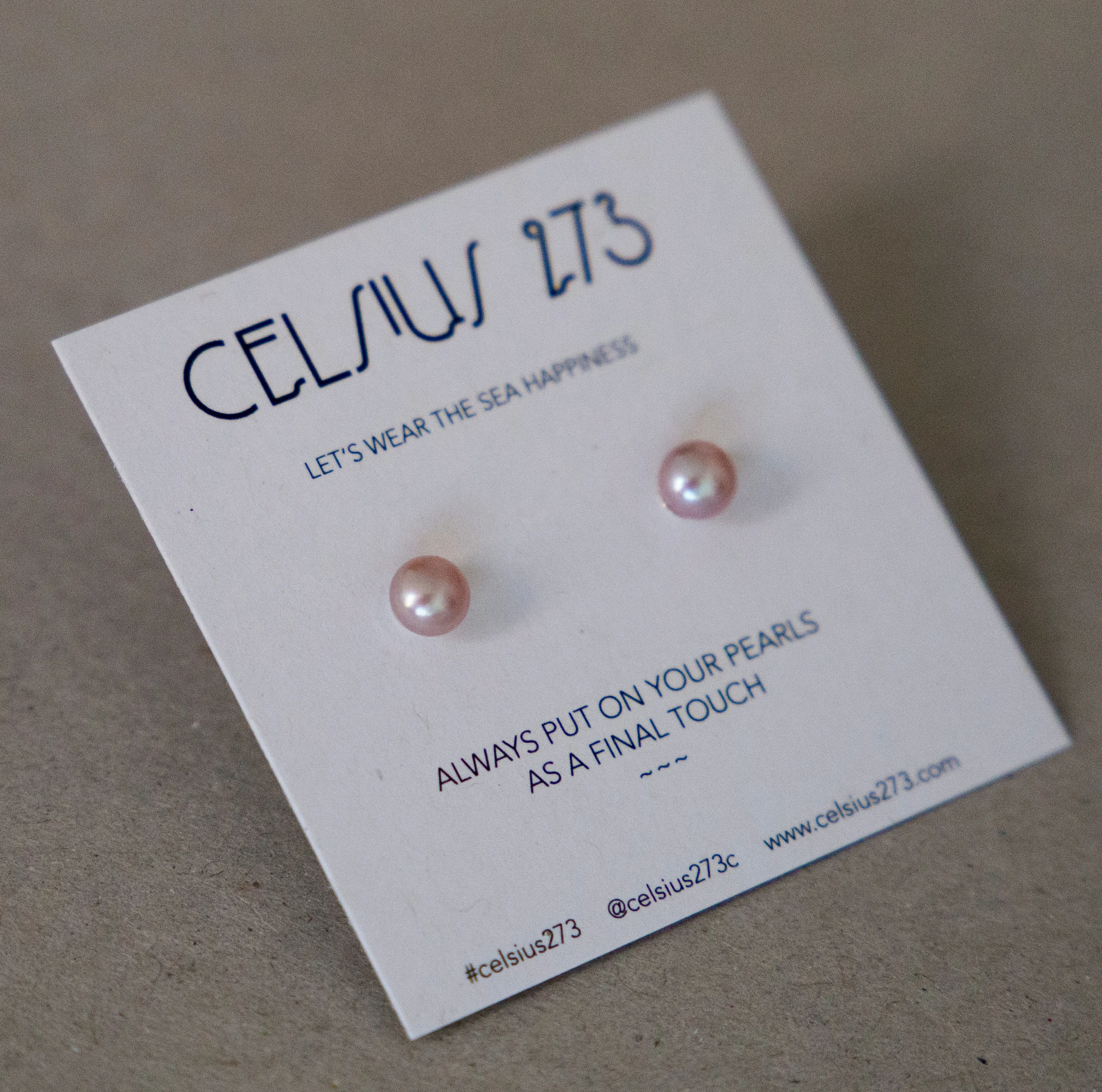 Classic MINI pearls earrings