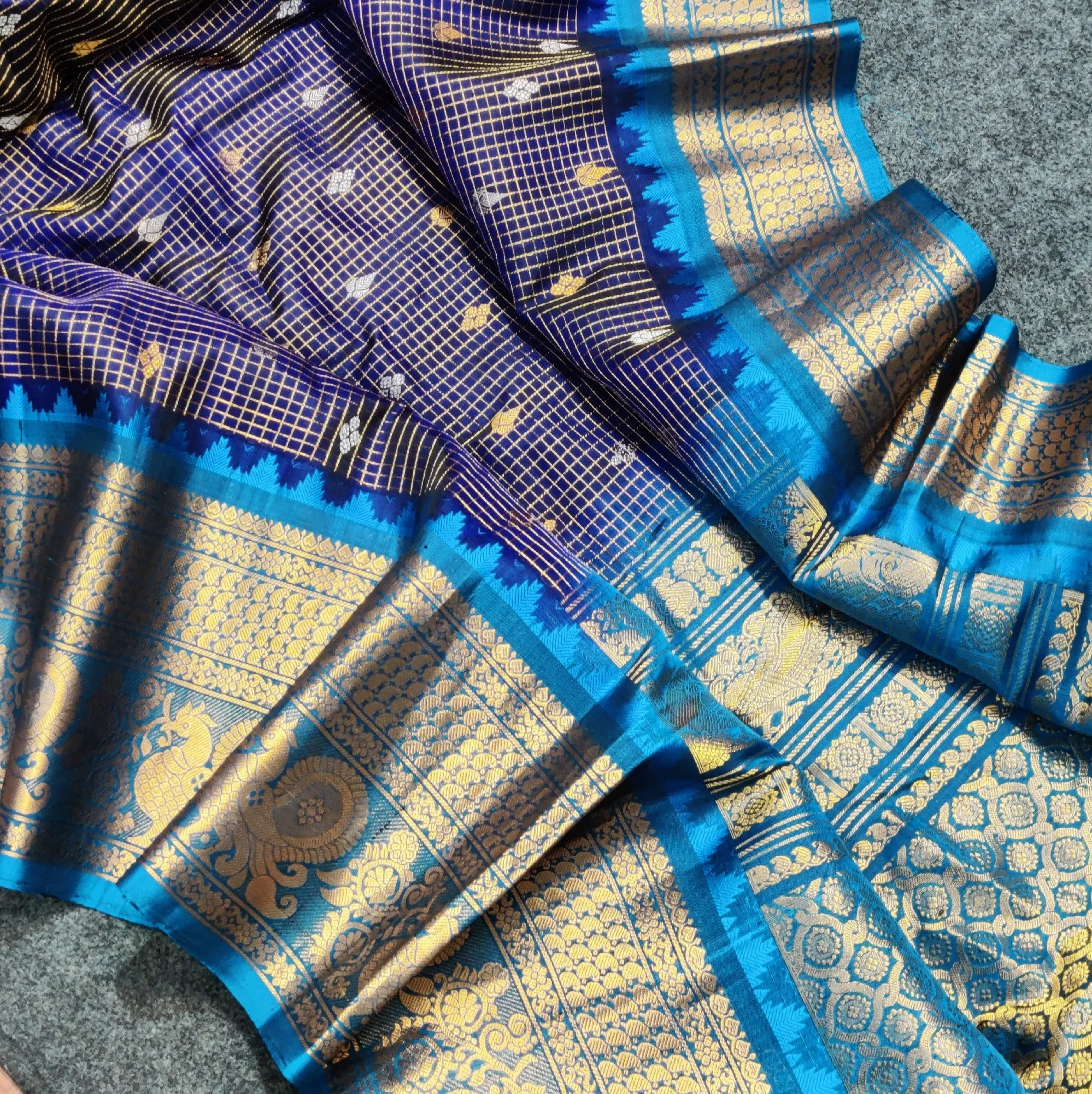 Gadwal Puresilk check sarees - GPS50