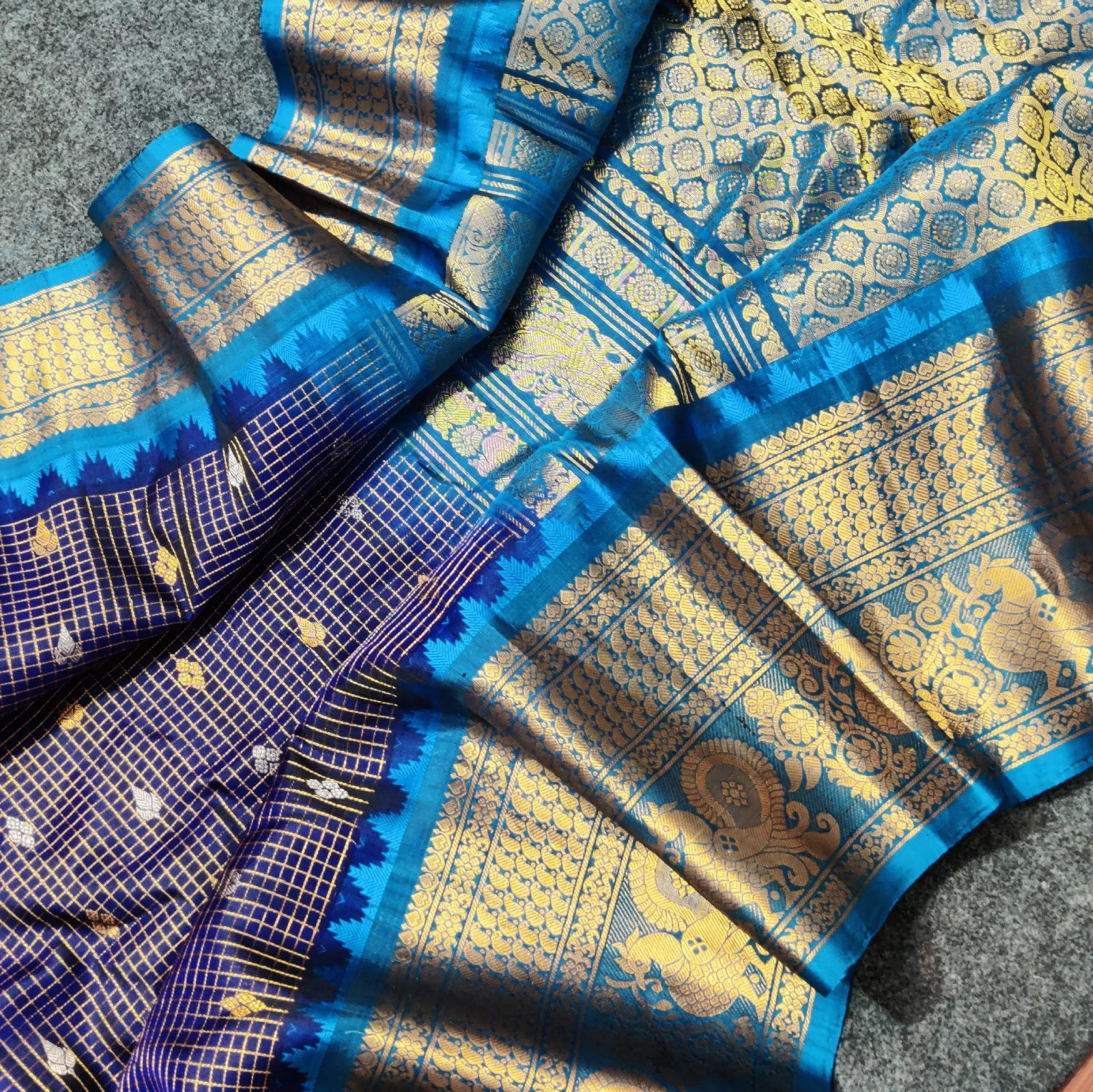 Gadwal Puresilk check sarees - GPS50