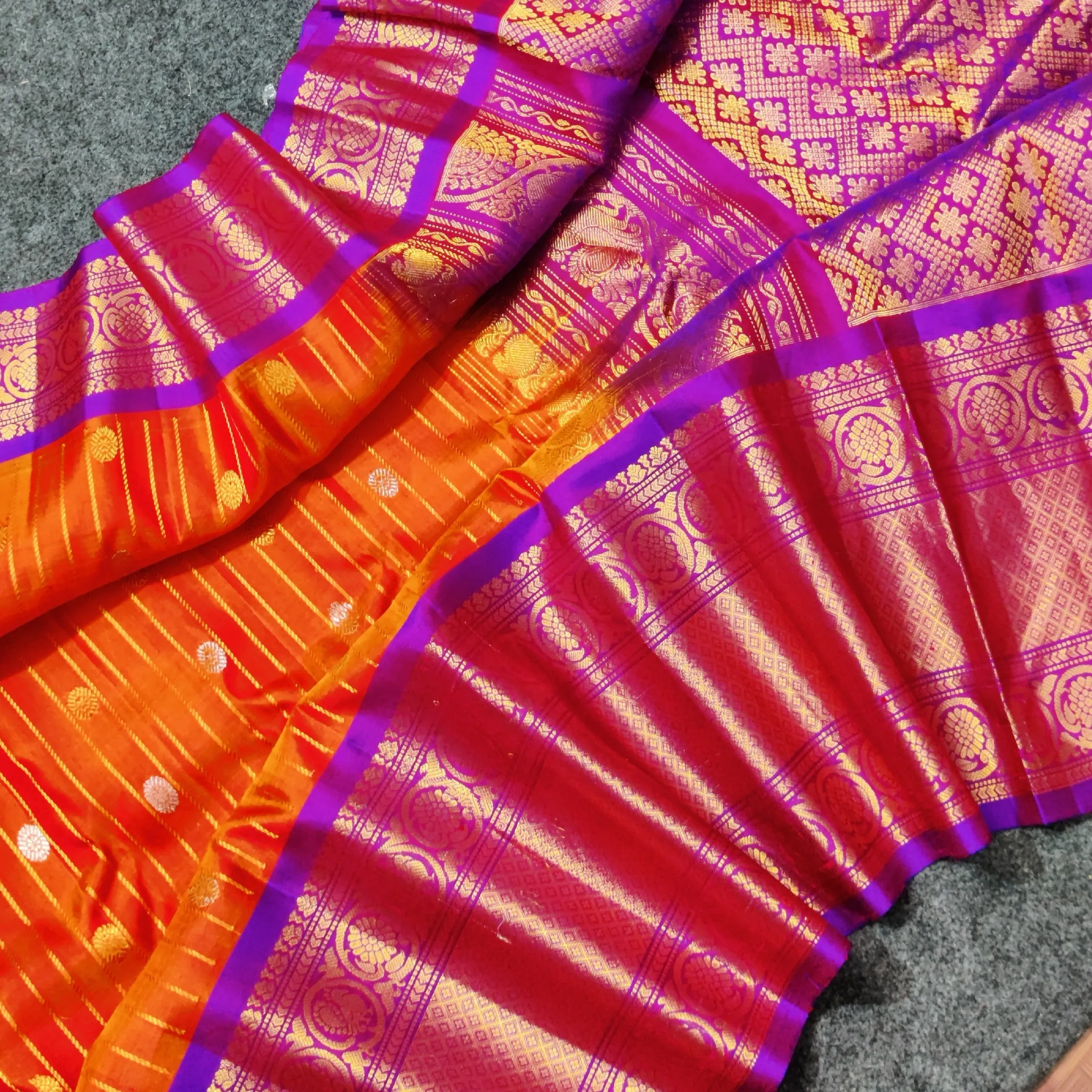 Gadwal Puresilk check sarees - GPS59