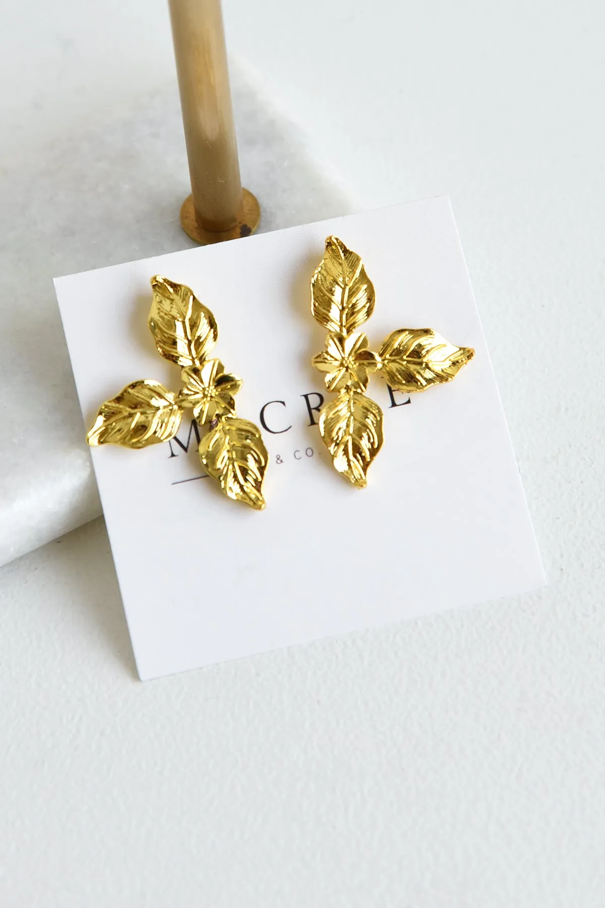 GOLD FLORAL STUD EARRINGS