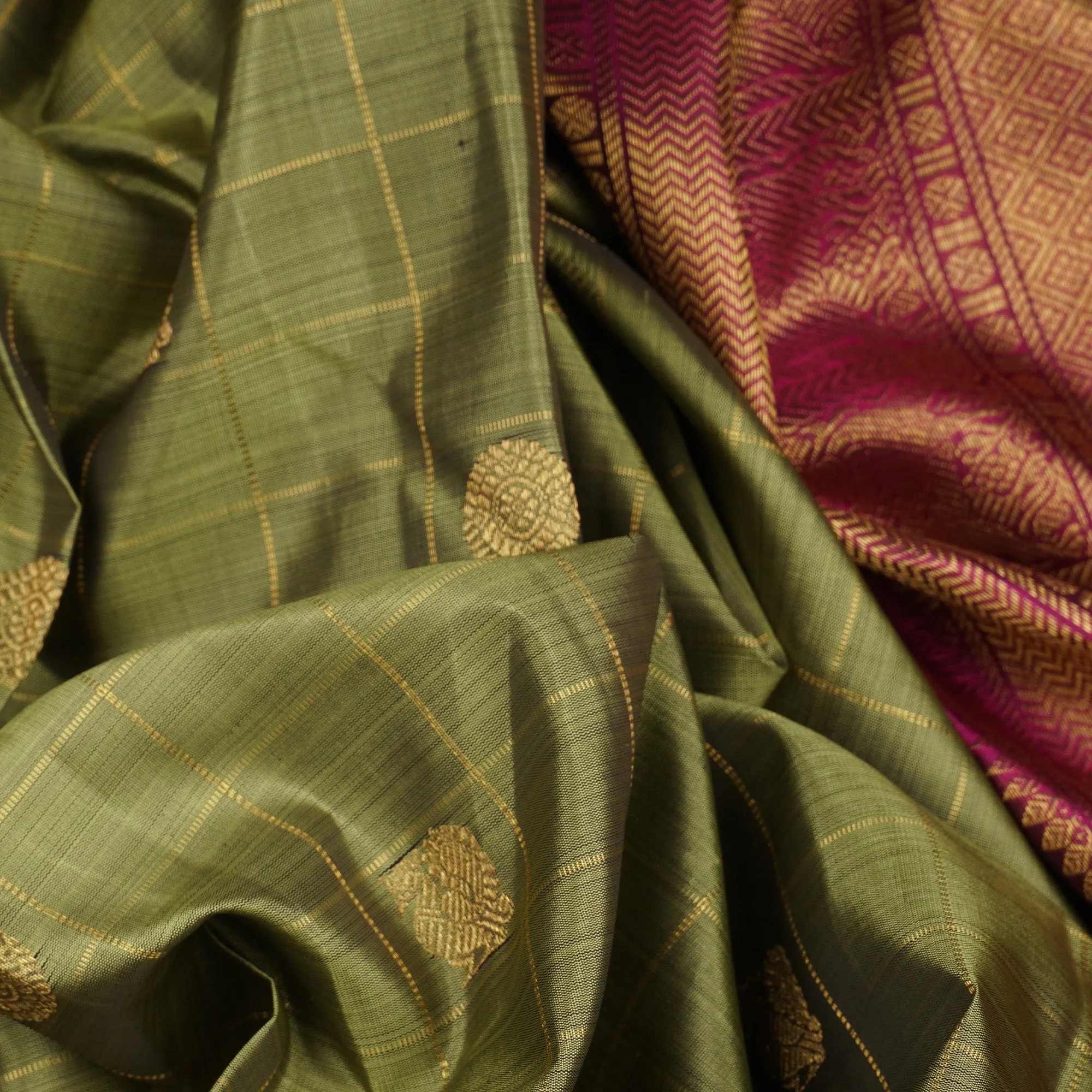 Handwoven Green with Magenta Kanjivaram Silk Saree - 1617T006321DSC