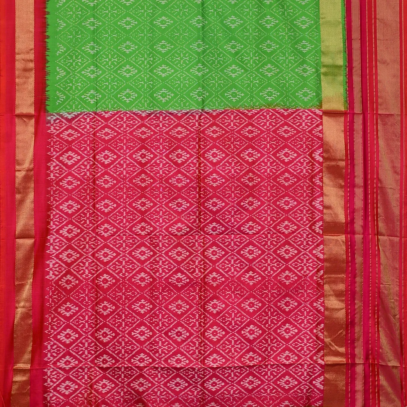 Handwoven Green with Pink Ikat Patola Silk Saree - 359N014320DSJ