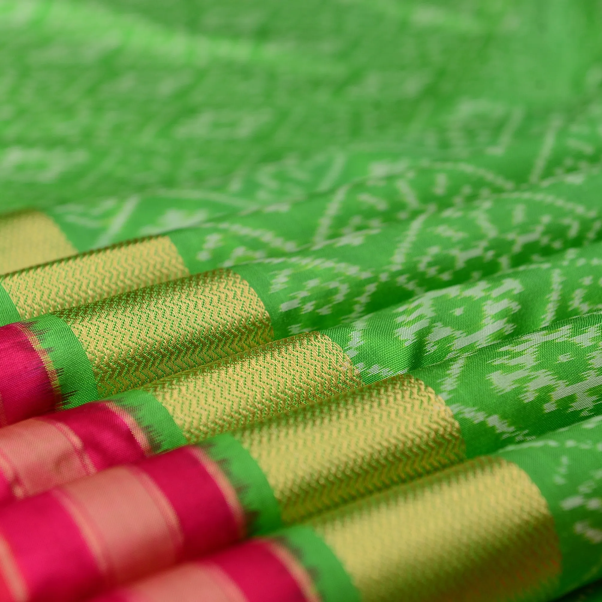 Handwoven Green with Pink Ikat Patola Silk Saree - 359N014320DSJ