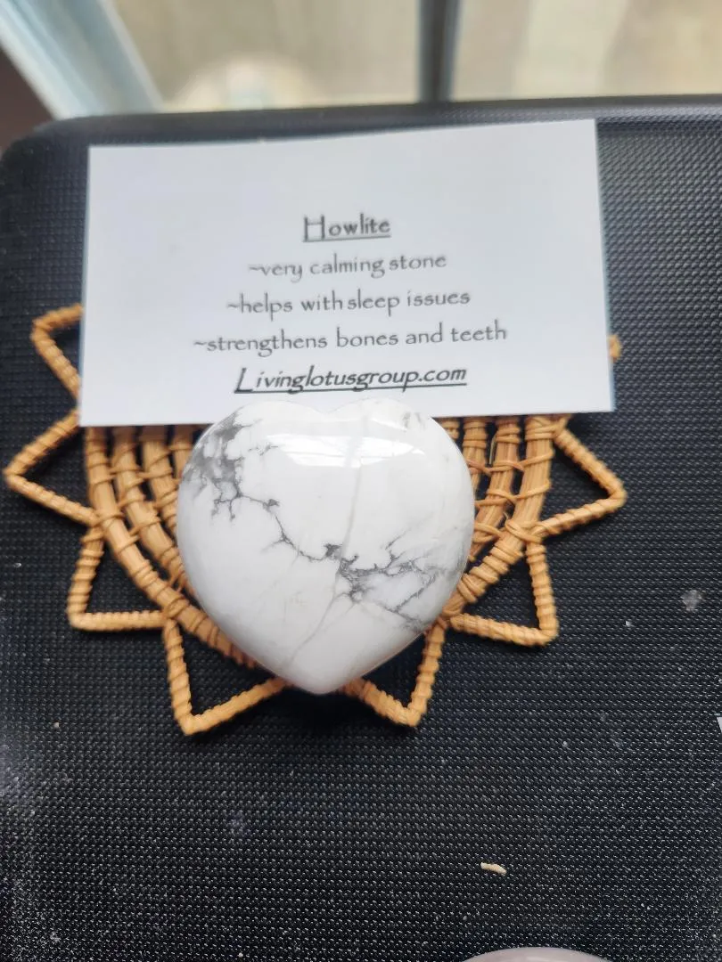 Howlite Heart Stone