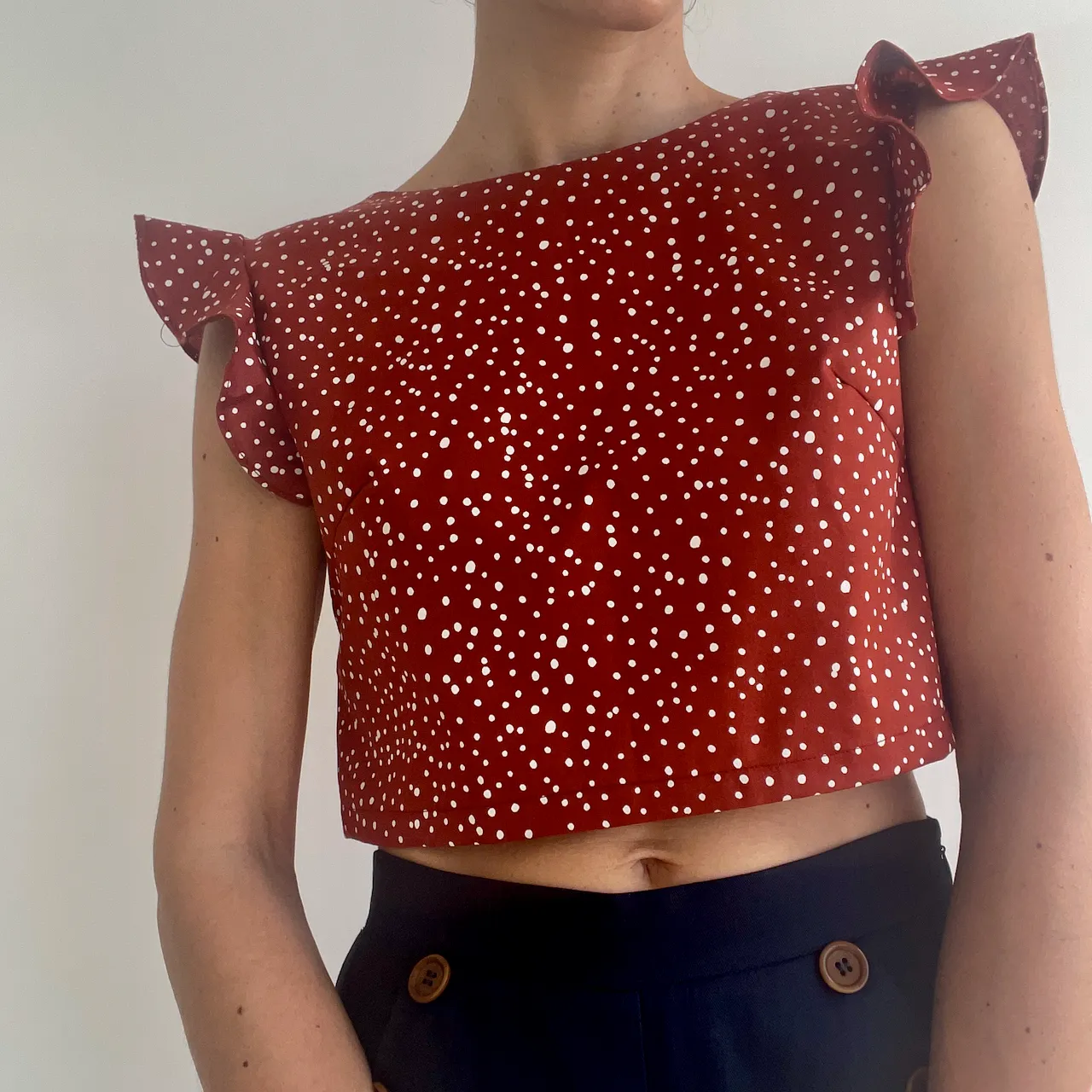 the Split crop top DOTS